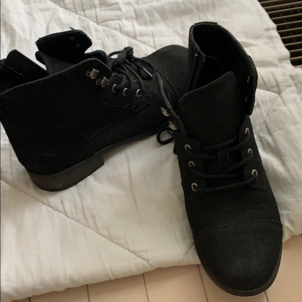 Black boots